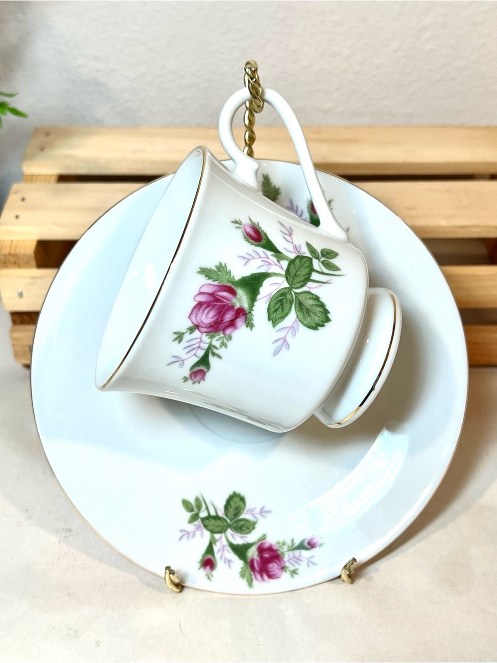 Vintage Pink Rose Bud Fine China Teacup & Saucer Set with Gold Trim | EUC